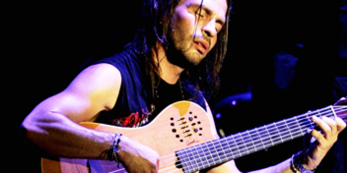 Sergio Vallín el guitarrista de Maná