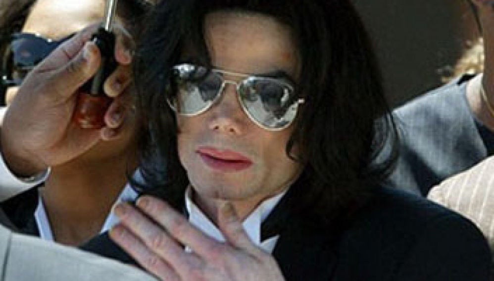 Michael Jackson en una de sus salidas a la calle