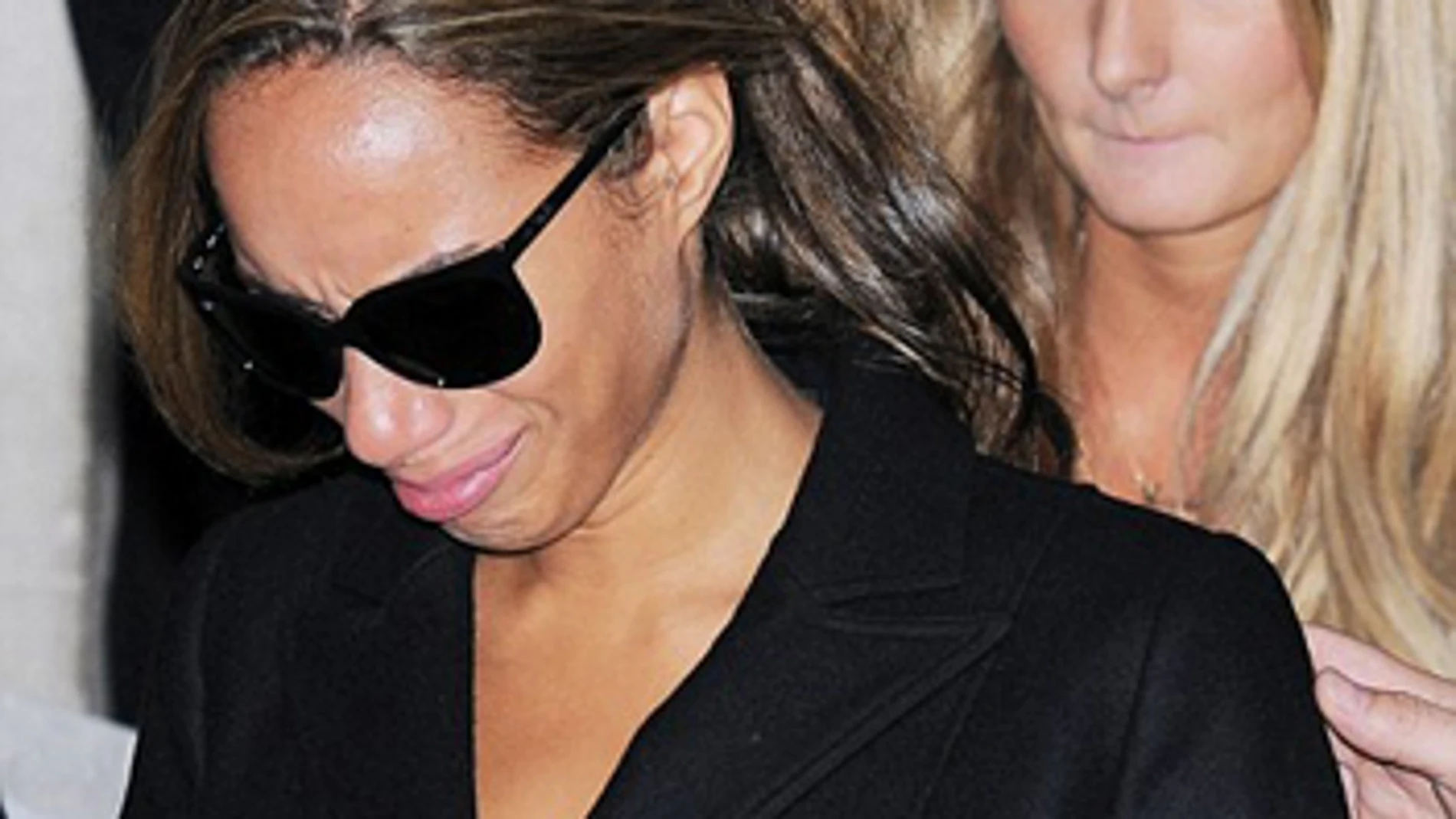 Leona Lewis, gravemente afectada por el puñetazo Leona Lewis, gravemente afectada por el puñetazo