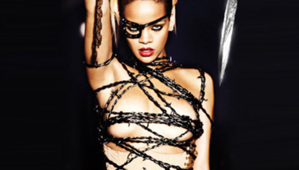 Rihanna en la portada de Russian Roulette