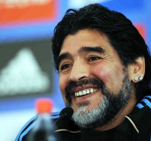 Maradona en rueda de prensa Maradona en rueda de prensa