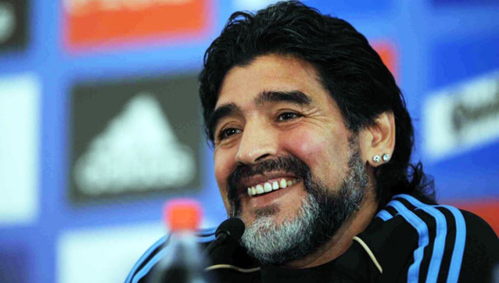Maradona en rueda de prensa