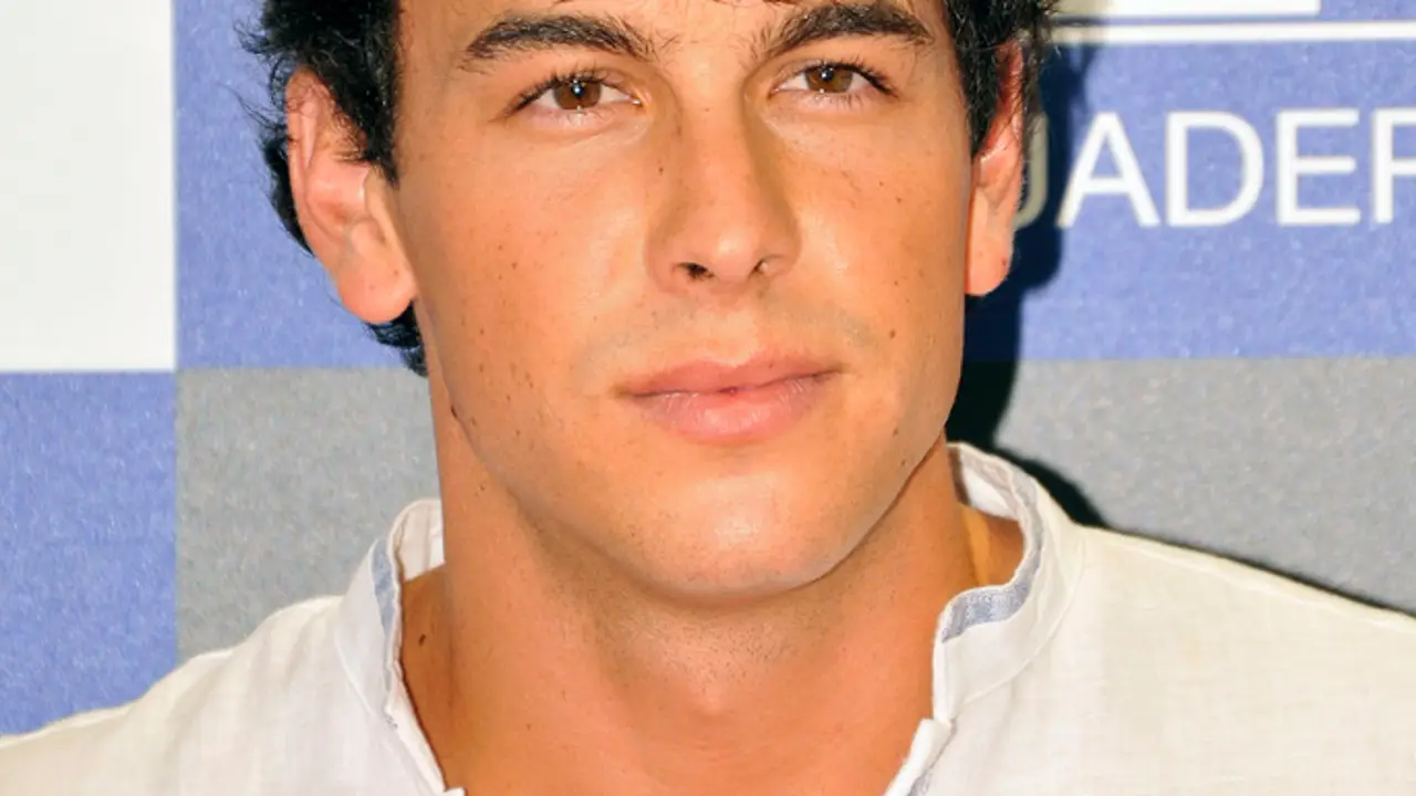 Mario Casas en la premiere Mario Casas en la premiere