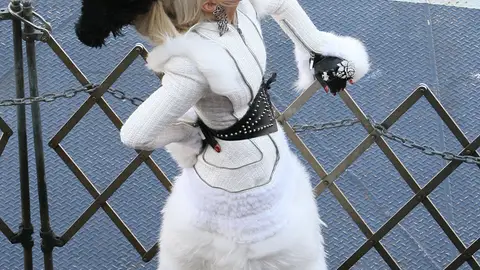 De blanco y negro, Lady Gaga estaba en su salsa De blanco y negro, Lady Gaga estaba en su salsa