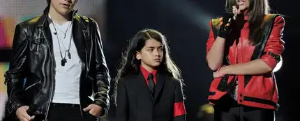 Los hijos de Michael Jackson: Prince (i), Prince Michael II (centro) y París Los hijos de Michael Jackson: Prince (i), Prince Michael II (centro) y París
