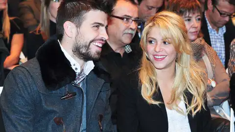 Piqué y Shakira en la presentación del libro del padre del futbolista Piqué y Shakira en la presentación del libro del padre del futbolista