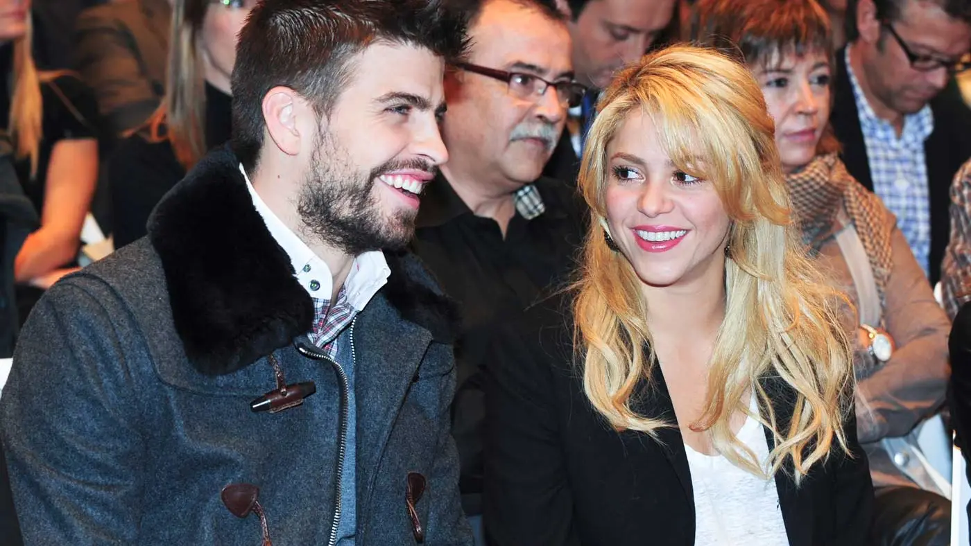 Piqué y Shakira en la presentación del libro del padre del futbolista Piqué y Shakira en la presentación del libro del padre del futbolista