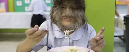 Supatra Sasuphan comiendo Supatra Sasuphan comiendo