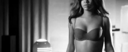 Rihanna en el nuevo spot de Armani