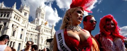 Transexuales en la Plaza de Cibeles