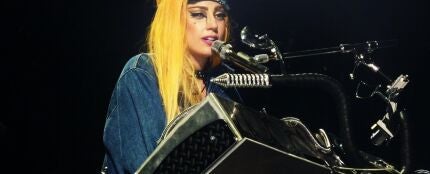 Lady Gaga durante un concierto de la gira