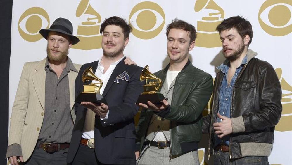 Mumford & Sons, ganadores del Grammy a mejor álbum