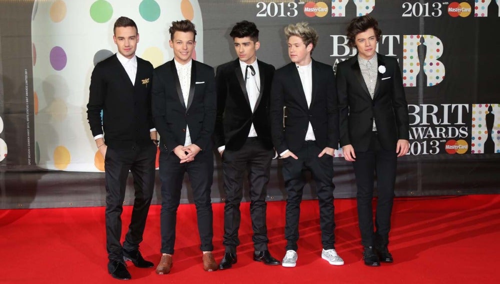 Los chicos de One Direction, muy elegantes pero con su toque moderno