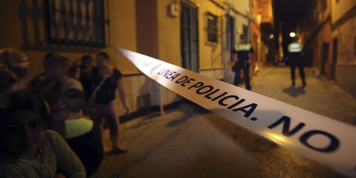 Cordón policial en las inmediaciones del domicilio