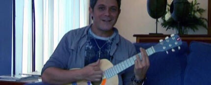 Alejandro Sanz en la campa&ntilde;a de 'Save the children'