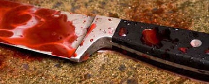 Imagen de archivo de un cuchillo ensangrentado