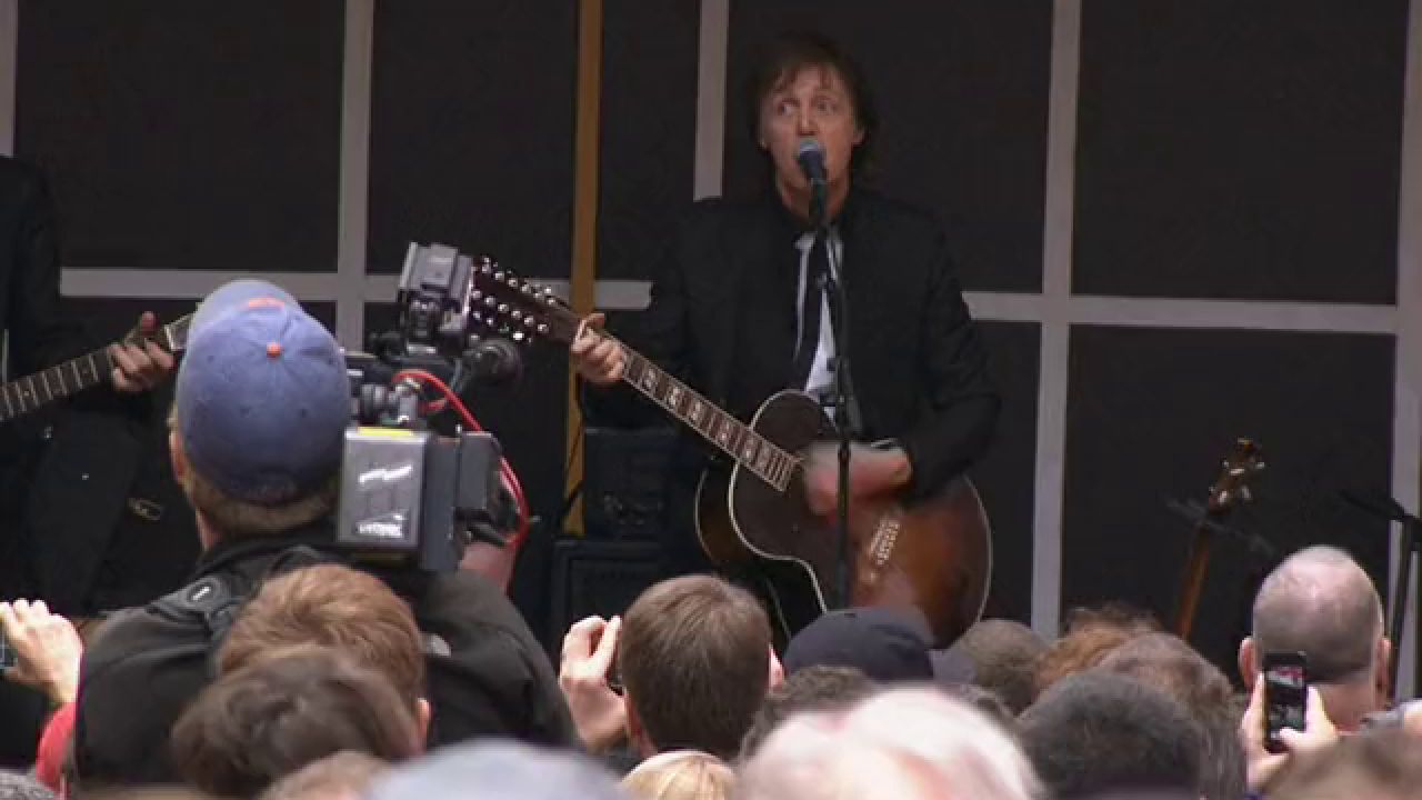 Concierto sorpresa de Paul McCartney en Times Square ...