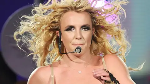 Vaya careto se marca Britney Vaya careto se marca Britney