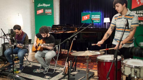 Autumn comets canta The sea won't be calm for long