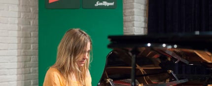 Ariadna toca Strawberry fields 