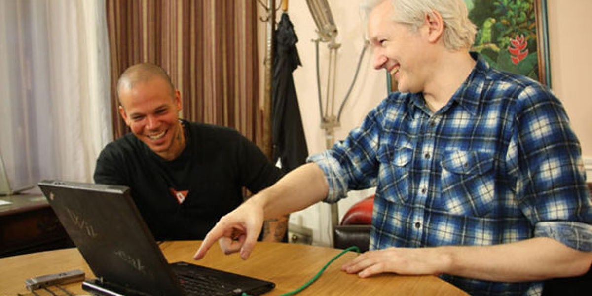 Julian Assange y Calle 13