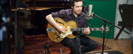 El Twaguero canta Guitarra d&iacute;melo t&uacute;
