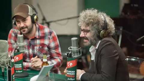 León Benavente invitados a Un lugar llamado mundo León Benavente invitados a Un lugar llamado mundo