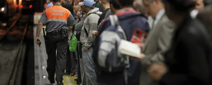 Los vigilantes privados podrán detener y cachear a ciudadanos en la vía pública Los vigilantes privados podrán detener y cachear a ciudadanos en la vía pública