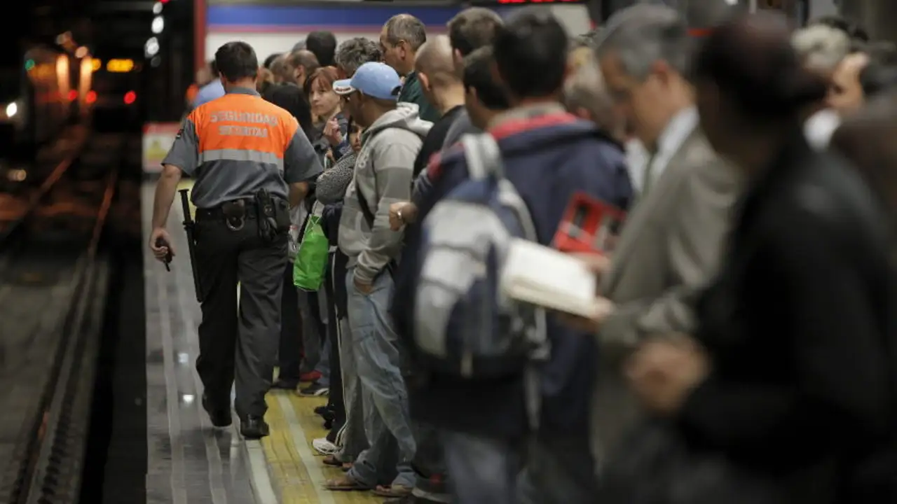 Los vigilantes privados podrán detener y cachear a ciudadanos en la vía pública Los vigilantes privados podrán detener y cachear a ciudadanos en la vía pública