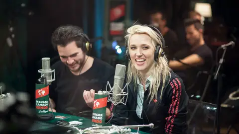 Jenny & the mexicats en Un lugar llamado mundo Jenny & the mexicats en Un lugar llamado mundo