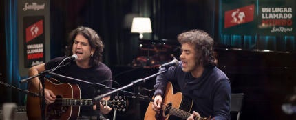 Rulo y la contrabanda cantan Heridas de Rock and roll