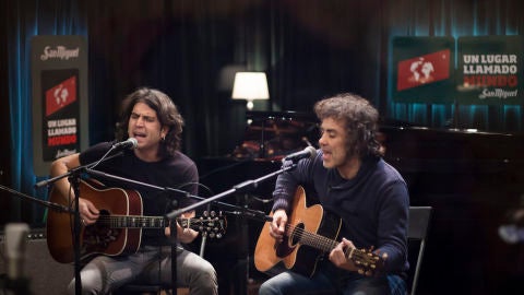 Rulo y la contrabanda cantan Heridas de Rock and roll