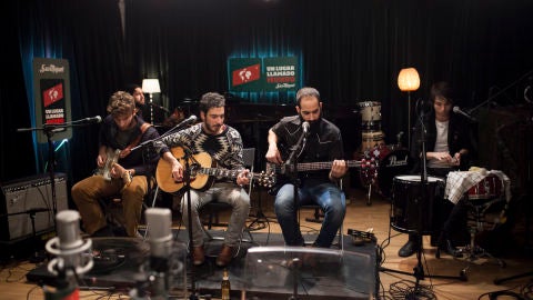The Right Ons canta Aturdido