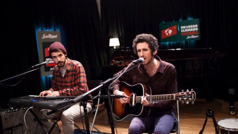 Joe La Reina canta Una casa junto al mar