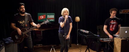 Najwa Nimri canta Feed us