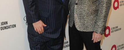 Elton John en su fiesta post ceremonia junto a su marido David Furnish 