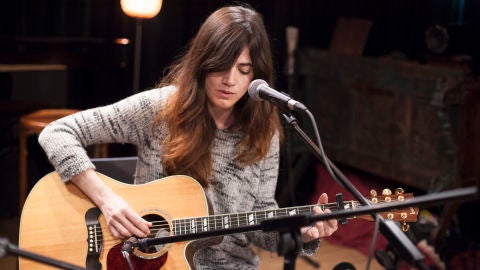 Mar&iacute;a Rod&eacute;s canta Agua que no has de beber