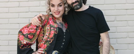 Vinila von Bismark junto a Javier Limón Vinila von Bismark junto a Javier Limón