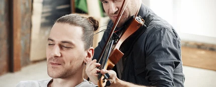 Un violín con cuerdas de pelo humano Un violín con cuerdas de pelo humano