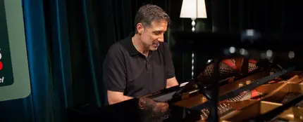 Emilio Aragón toca el piano en ULLM Emilio Aragón toca el piano en ULLM