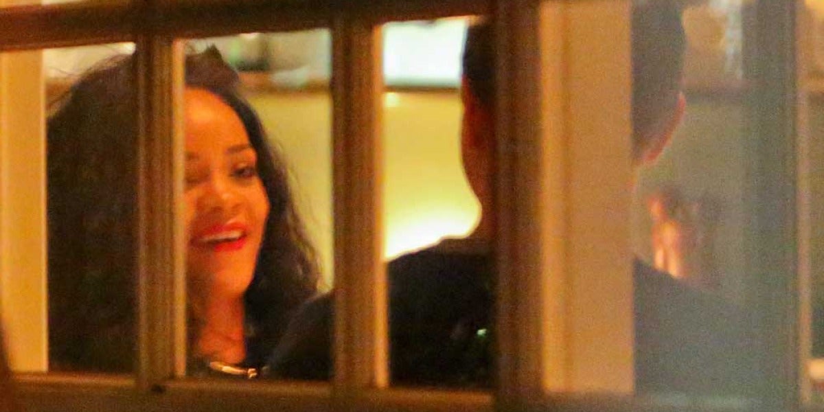 Rihanna y Chris Martin, pillados juntos de cena