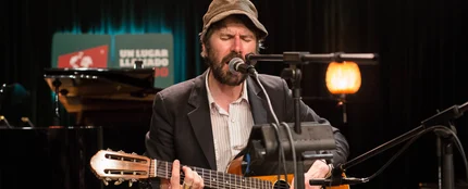 Gruff Rhys canta Walk into the wilderness Gruff Rhys canta Walk into the wilderness