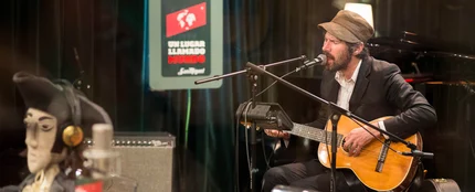 Gruff Rhys canta American interior Gruff Rhys canta American interior