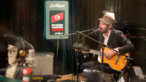 Gruff Rhys canta American interior Gruff Rhys canta American interior