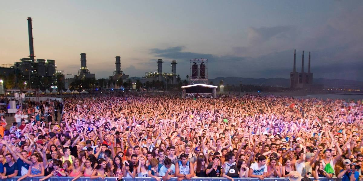 Más de 22.000 personas abarrotaron el Barcelona Beach Festival 2014
