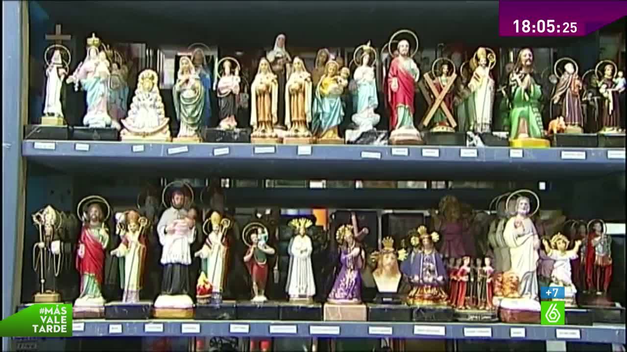 Estante de una santería Estante de una santería