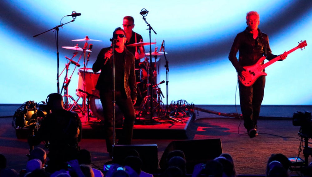 U2, en la presentación de Apple