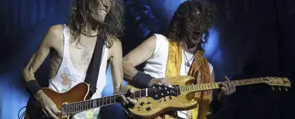 El guitarrista y cantante de Extremoduro, Robe Iniesta, e Iñaki Antón El guitarrista y cantante de Extremoduro, Robe Iniesta, e Iñaki Antón