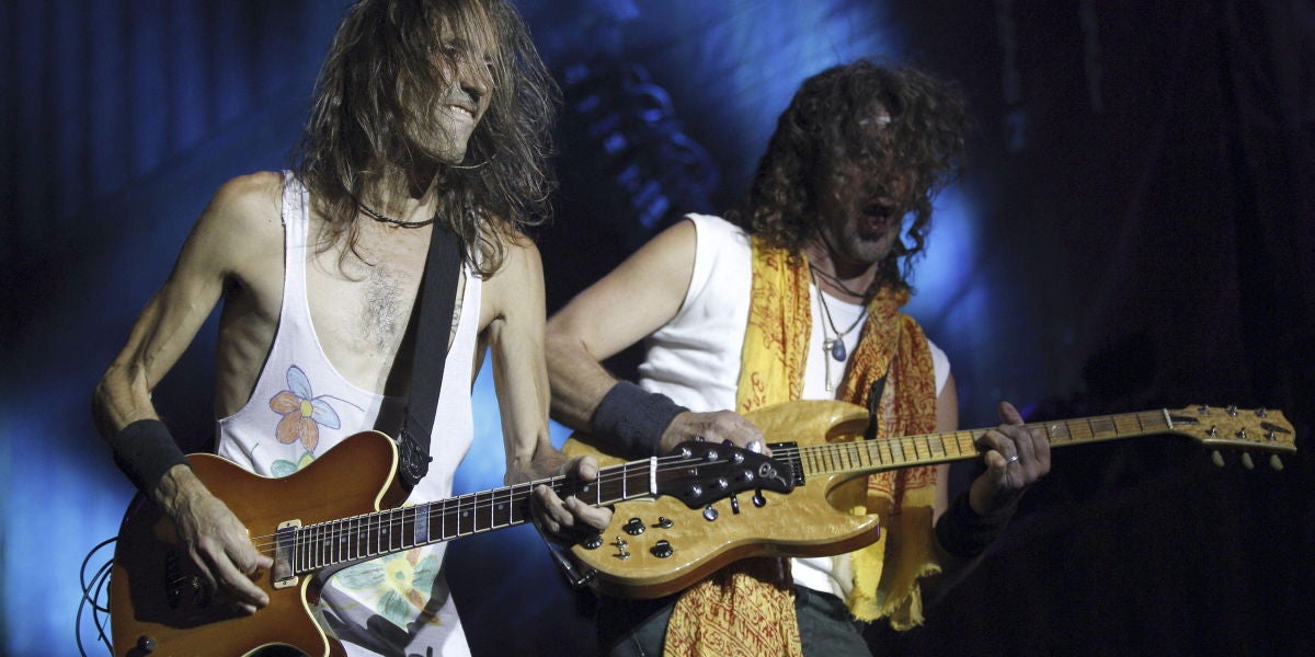 El guitarrista y cantante de Extremoduro, Robe Iniesta, e Iñaki Antón