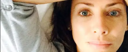 Natalie Imbruglia enseña su tatuaje recién levantada Natalie Imbruglia enseña su tatuaje recién levantada